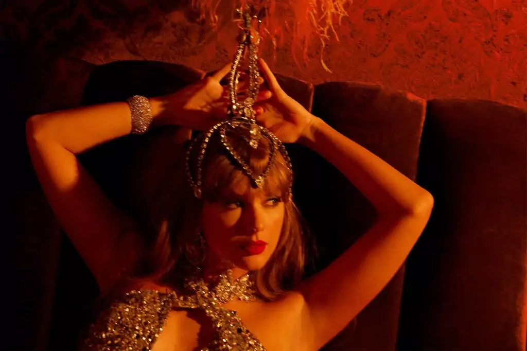 Taylor Swift Smashes Records With 4 Million First-Week Sales for The Life of a Showgirl